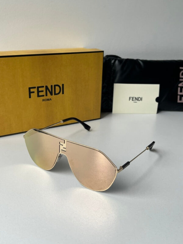 Fendi FE40080U Match Shield Sunglasses in Mirror Gold - Image 6