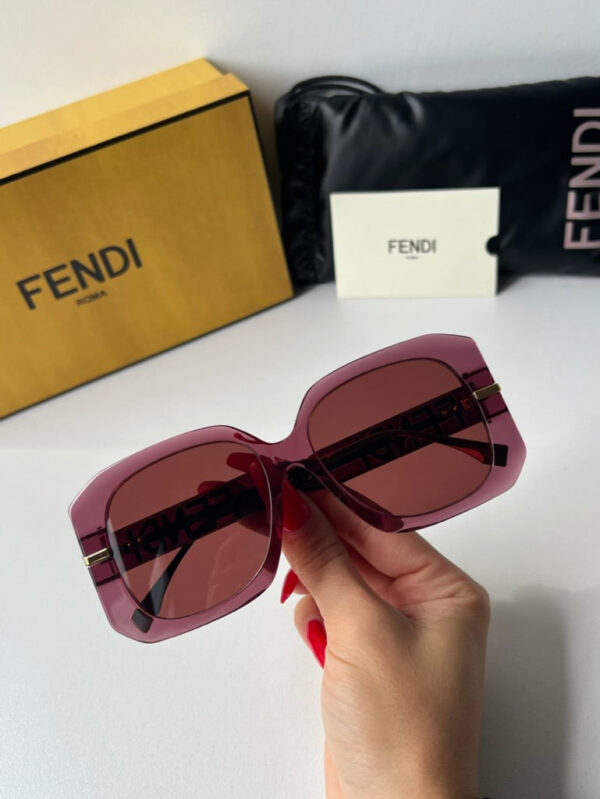 Fendi FE40065F Fendigraphy Burgundy Sunglasses - Image 2