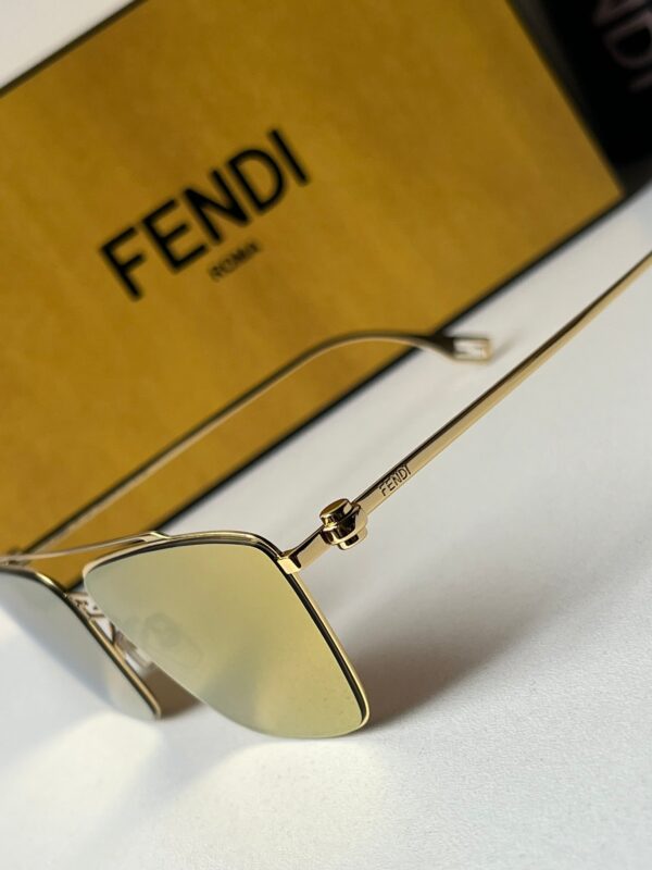 Fendi Baguette FE40110U Aviator Sunglasses in Gold - Image 6