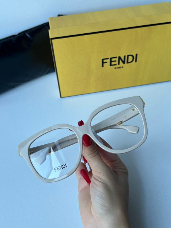 Fendi FE50064F Oversized Frames in Ivory - Image 2