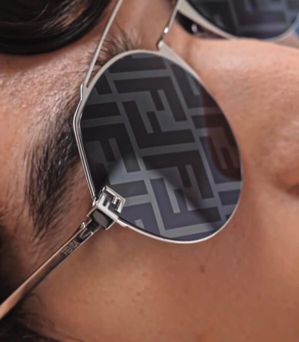 Fendi FE40060U Silver Round Mirror Sunglasses - Image 2