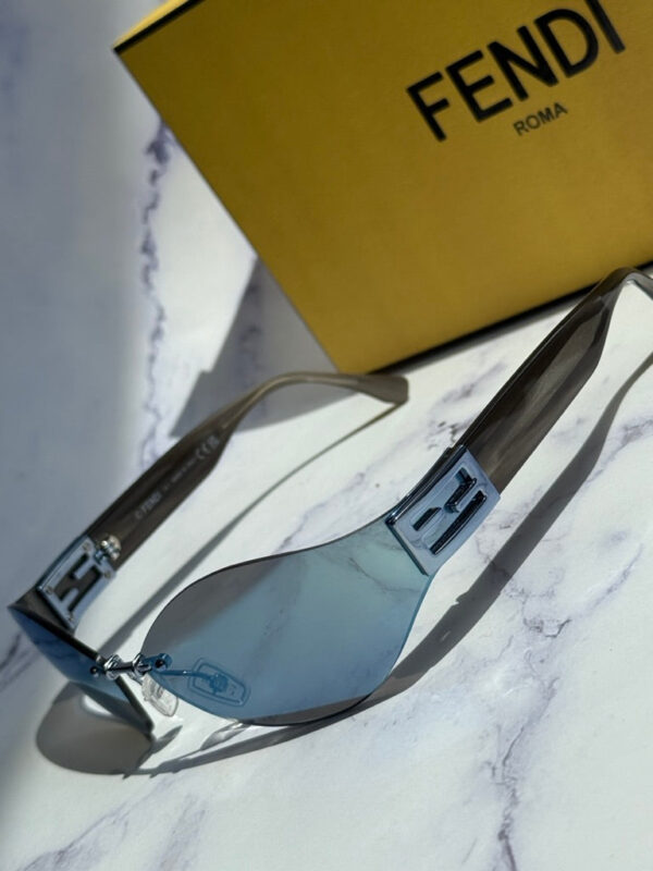 Fendi Baguette FE40159U Rimless Sunglasses in Blue - Image 4