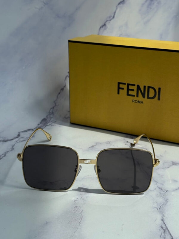 Fendi Baguette FE40123U Square Sunglasses in Gold - Image 6