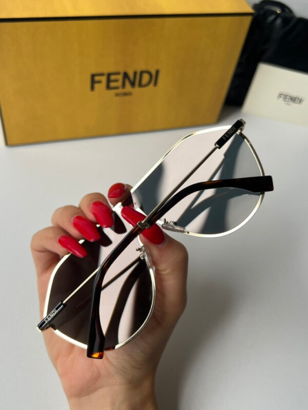 Fendi FE40080U Match Shield Sunglasses in Mirror Gold - Image 5