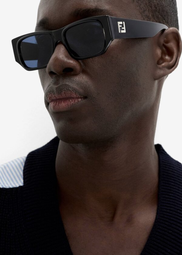 Fendi Squared FE40144I Sunglasses in Black - Image 2