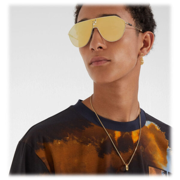 Fendi FE40080U Match Shield Sunglasses in Mirror Gold - Image 2