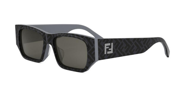 Fendi Squared FE40144F Sunglasses in Logo Grey